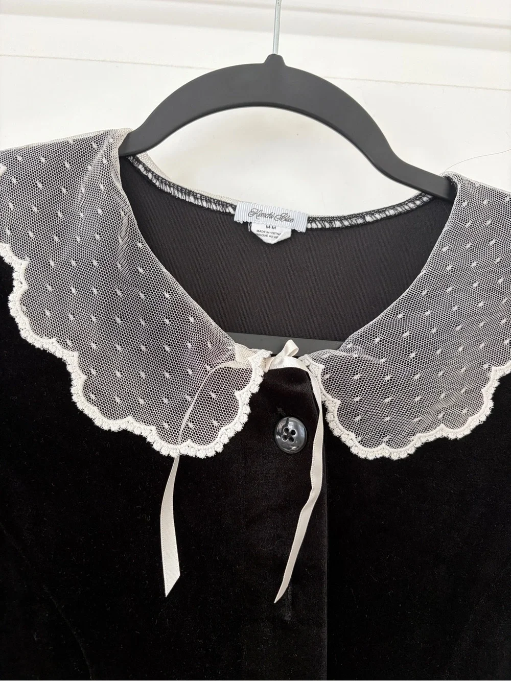 Kimchi Blue Black Ribbed Top with Trimmed Neckline - Picture 3 of 4
